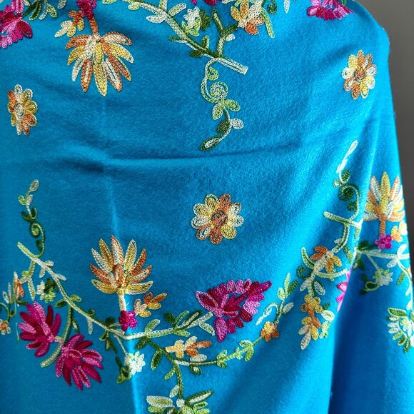 Baby Alpaca Shawl / Wrap in Azure Blue with Multicolor Embroidery – Made in Peru - Picture 14 of 15